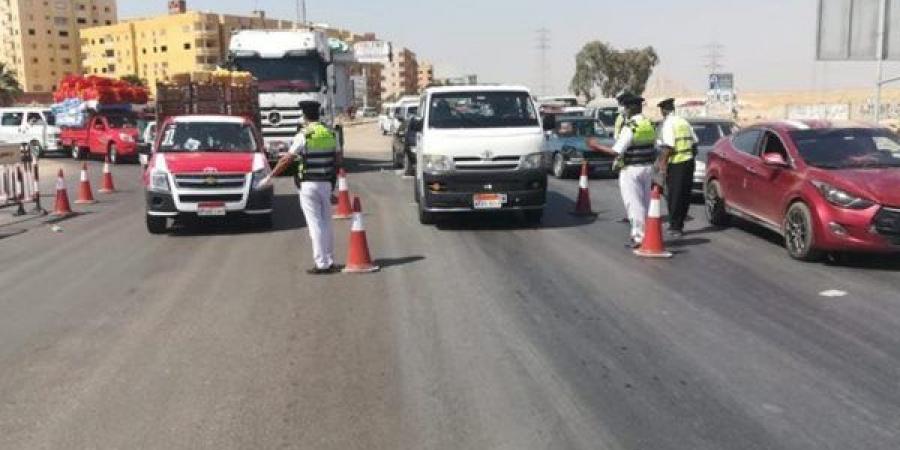 انتشار مكثف لرجال المرور على الطرق والمحاور الرئيسية اليوم الثلاثاء