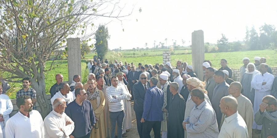 جنازة شعبية للبطل الراحل محمد المصري صائد الدبابات بمسقط رأسه في البحيرة