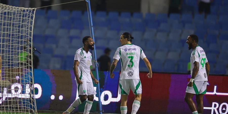 موعد والقناة الناقلة لمباراة الأهلي والرائد اليوم في الدوري السعودي.. والمعلقين